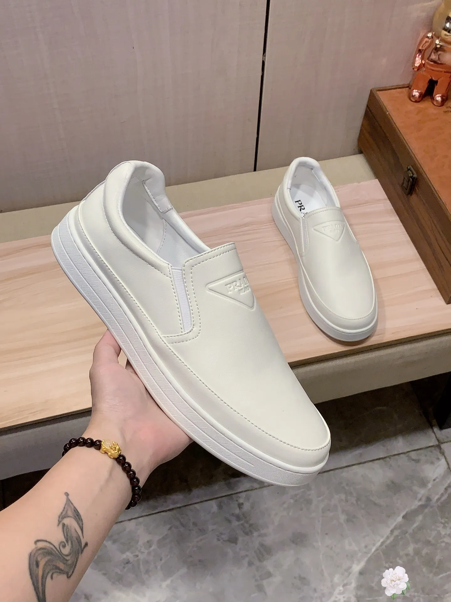 Men's Men's Shoes💰442💰💰🎩🎩[Lightning][Lightning] "PRADA*" The latest and most popular casual shoes, top brand [seduce] luxury ~ purchasing agency, top quality ~. [Strong] The upper is made of imported breathable cowhide with material ➕ breathable sheepskin feet (•) and fine workmanship. The original stylish and stylish soft rubber wear-resistant and non-slip outsole is light and comfortable on the feet. The real thing looks better when photographed. b66: code: 38-44, 4️⃣ colors selected